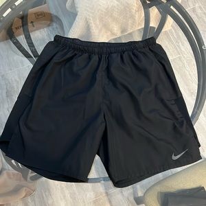 Nike running shorts 5in